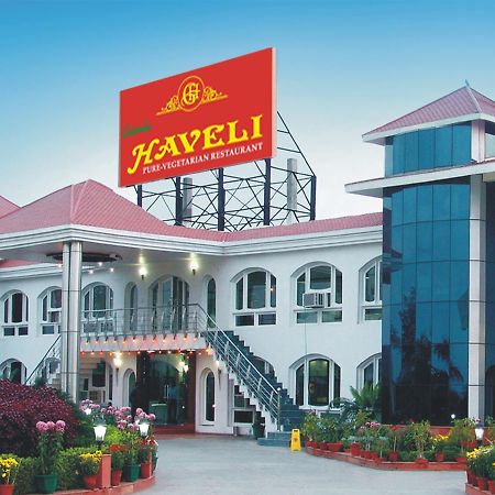 Gajraula Haveli Resort Zewnętrze zdjęcie